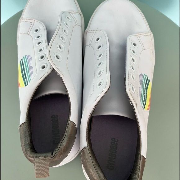 Girls heart sneaker, size 3, Gymboree, great condition - Picture 1 of 6